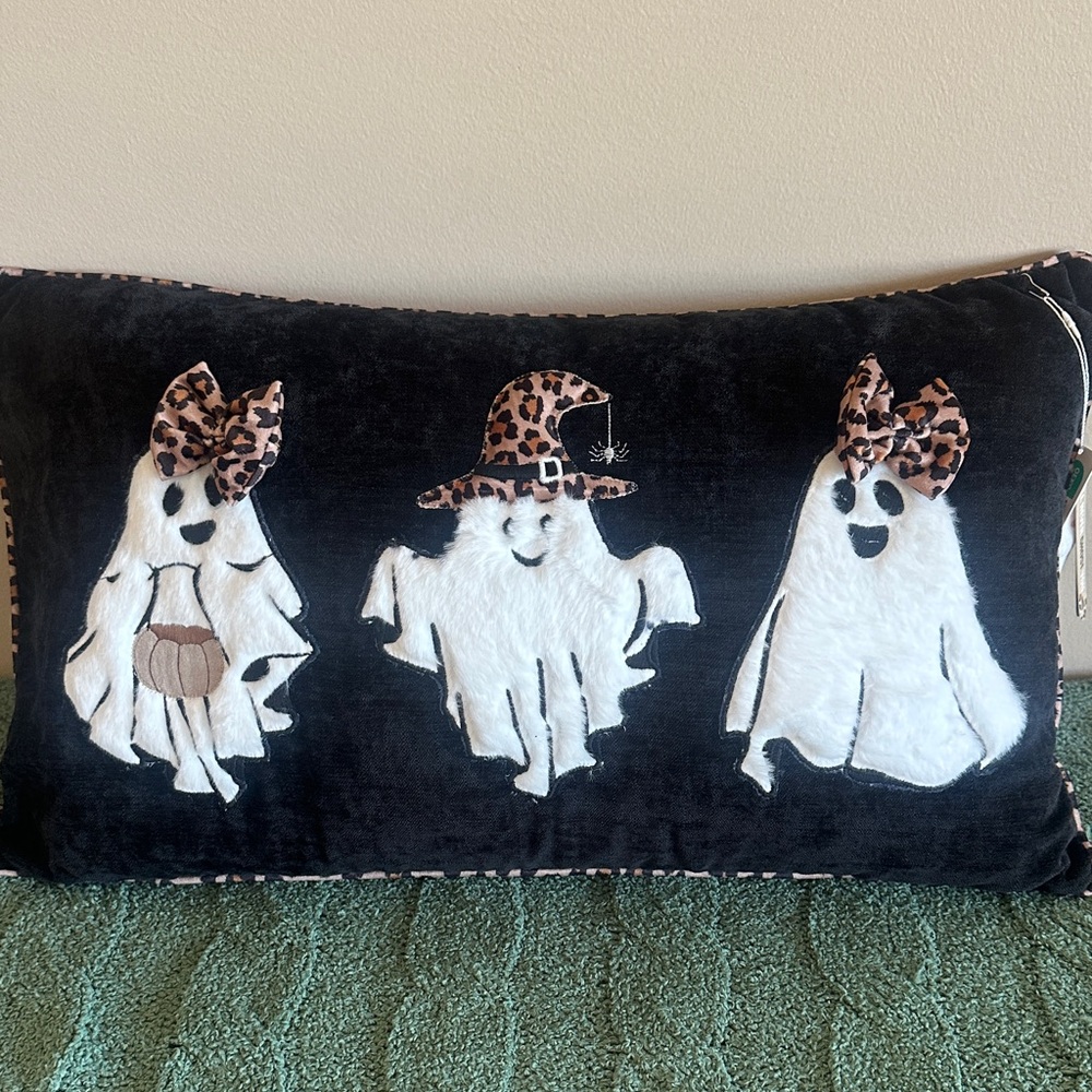 Envogue Halloween Ghost 👻 Pillow Leopard Print Soft NEW!